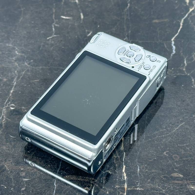 Panasonic パナソニック LUMIX DMC-FX8 シルバー 500万画素 光学3倍