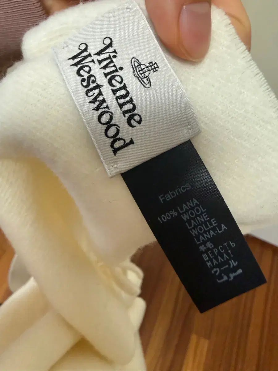 Vivienne Westwood】ウール100% マフラー白 Vivienne Westwood