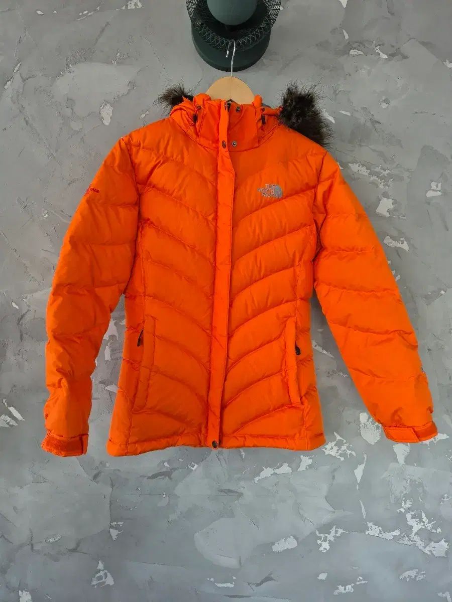 THE NORTH FACE 2024 ザノースフェイス レディース ダウン オレンジ色