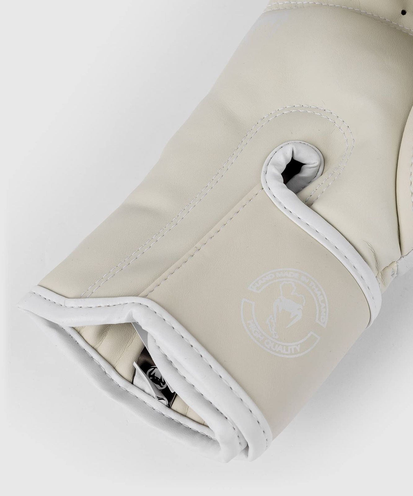 VENUM Elite 14oz ボクシンググローブ ホワイト
