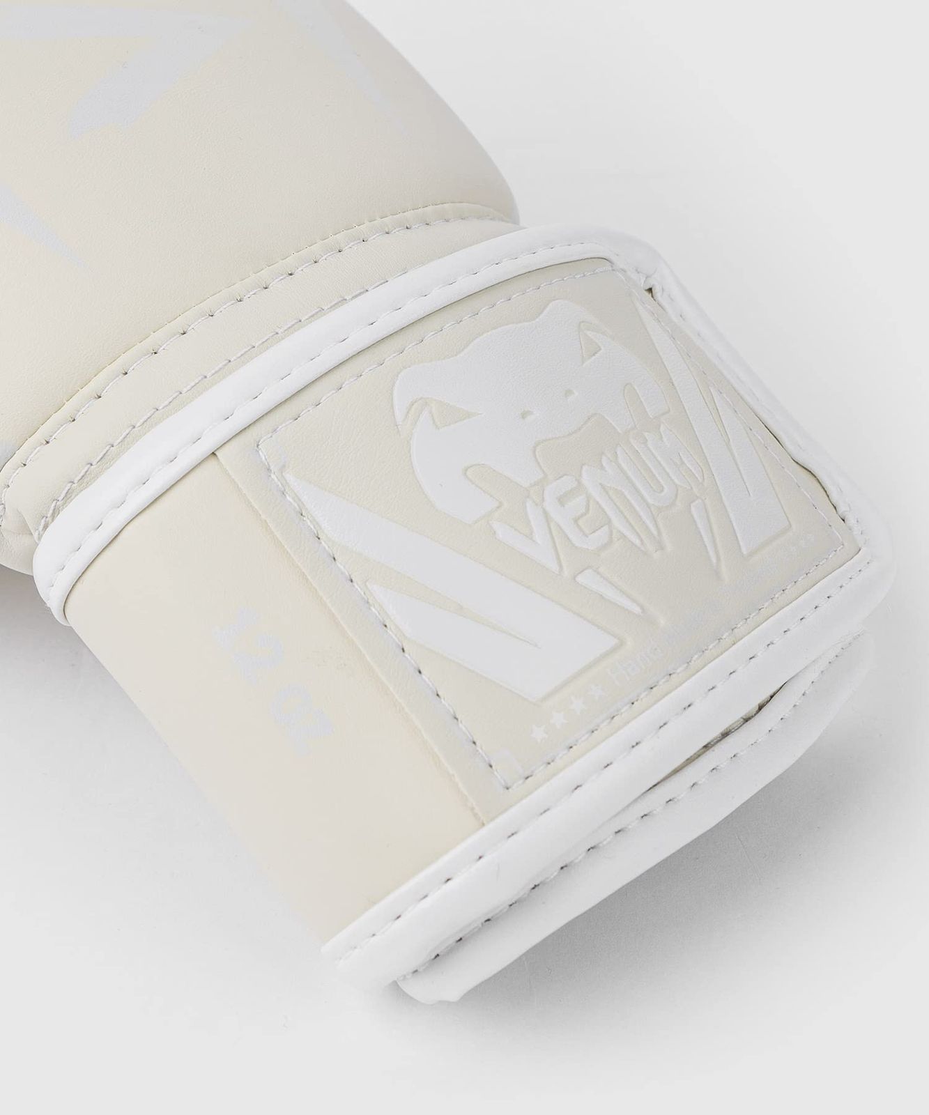 VENUM Elite 14oz ボクシンググローブ ホワイト