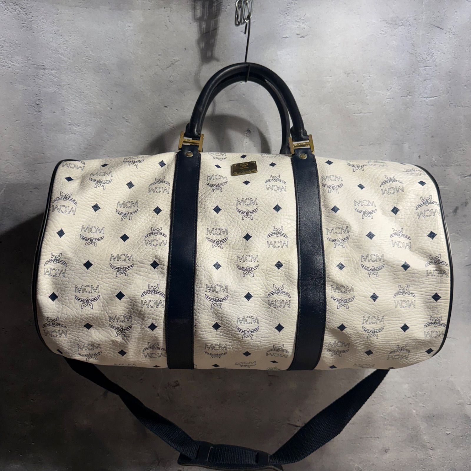 MCM モノグラム柄 ボストンバッグ 大容量 MCM モノグラム ボストンバッグ ドラムバッグ アイボリー×ネイビー 大