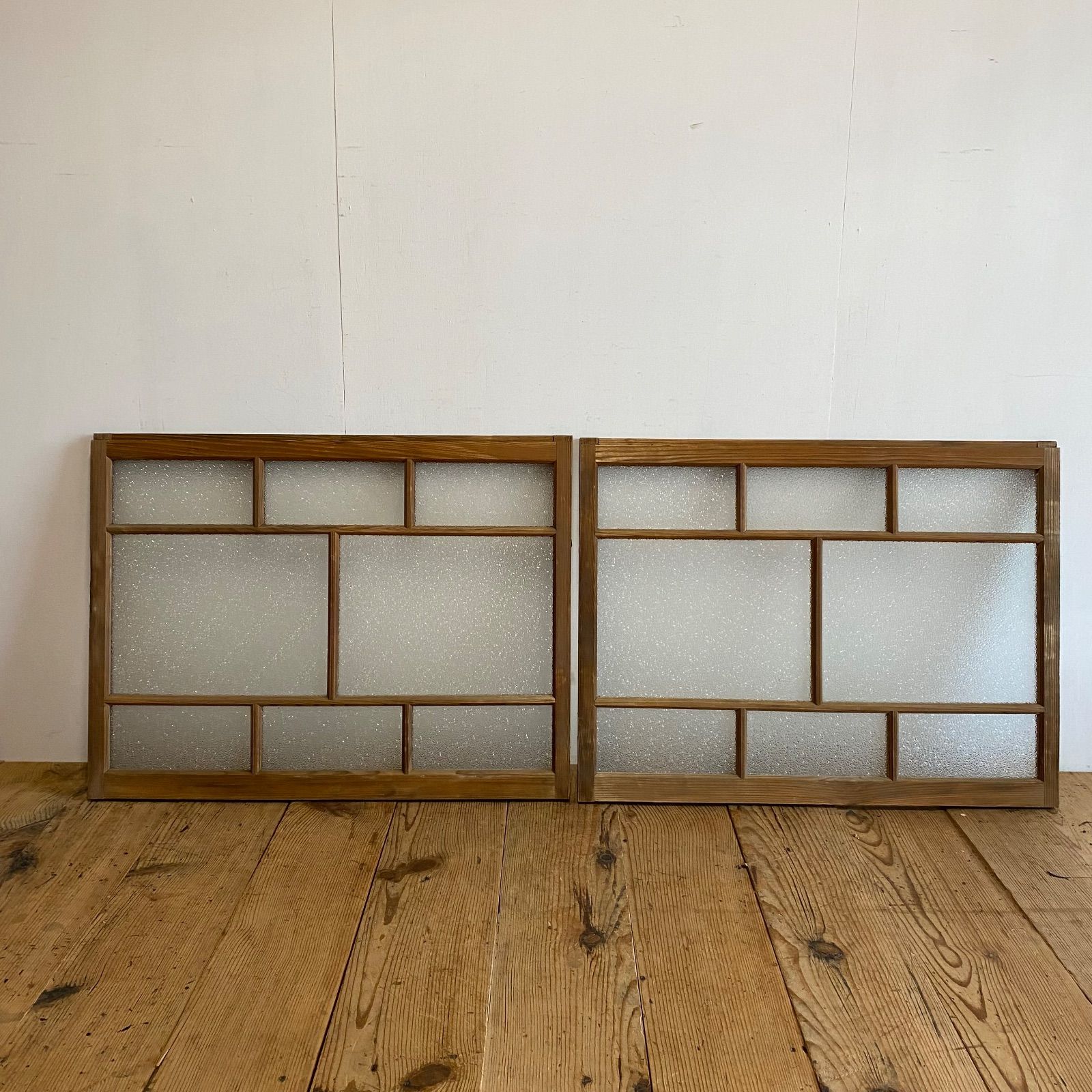 古い木枠ガラス窓 2枚セット すりガラス 建具 古民家 古家具