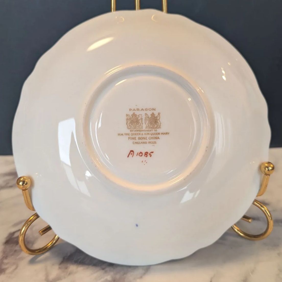 ★美品★ パラゴン カップ＆ソーサー フルーツ 金彩 ピオニーシェイプ コバルト ☆美品☆ パラゴン ピオニーシェイプ カップ＆ソーサー コバルト