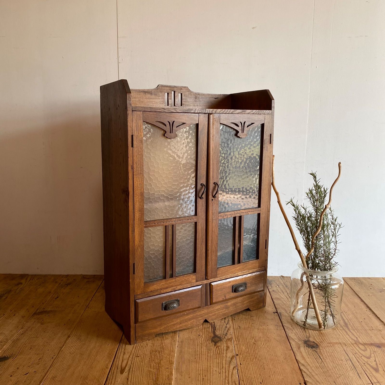 アンティーク 古家具 ガラス戸棚 小型収納棚 木製 食器棚 本棚 昭和