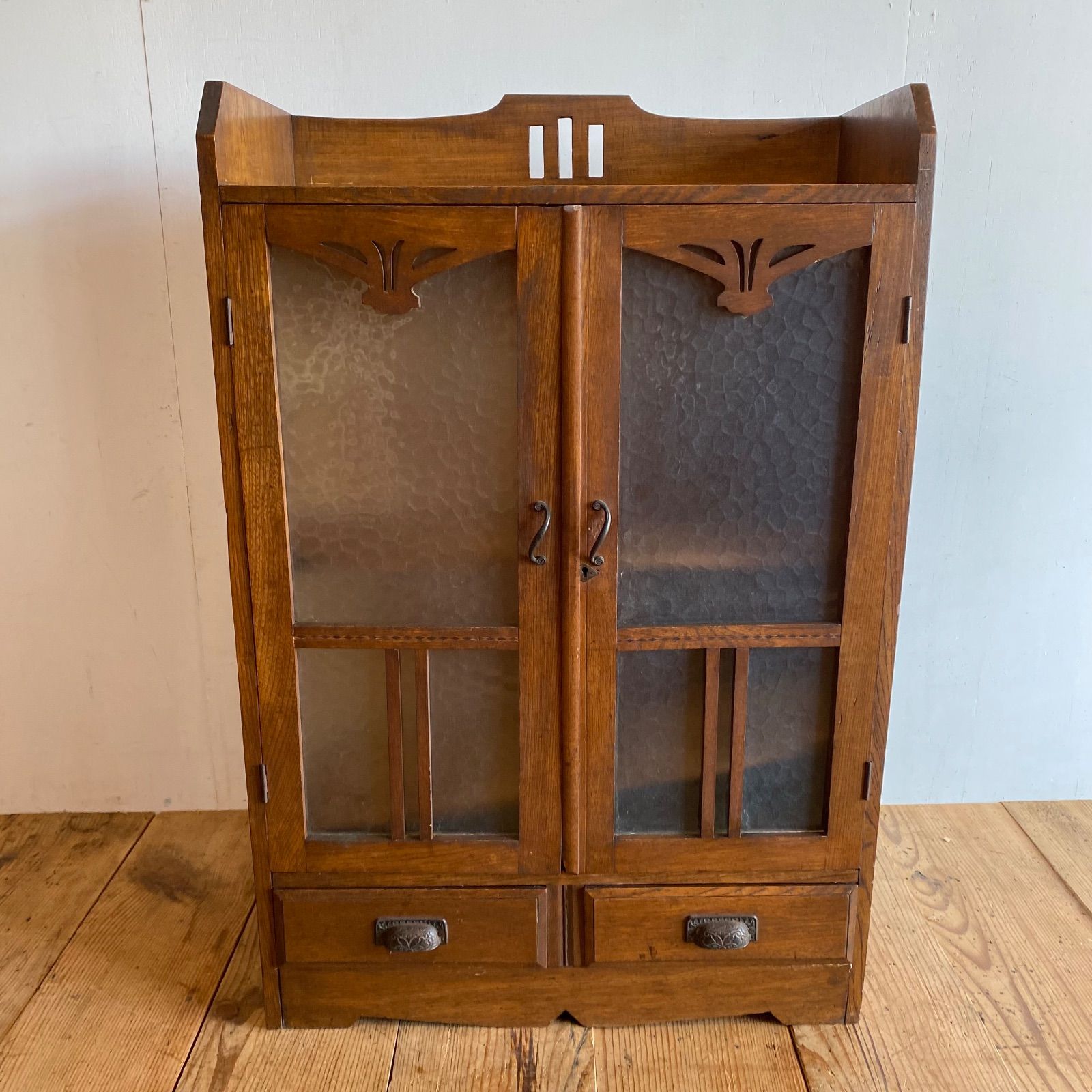 アンティーク 古家具 ガラス戸棚 小型収納棚 木製 食器棚 本棚 昭和