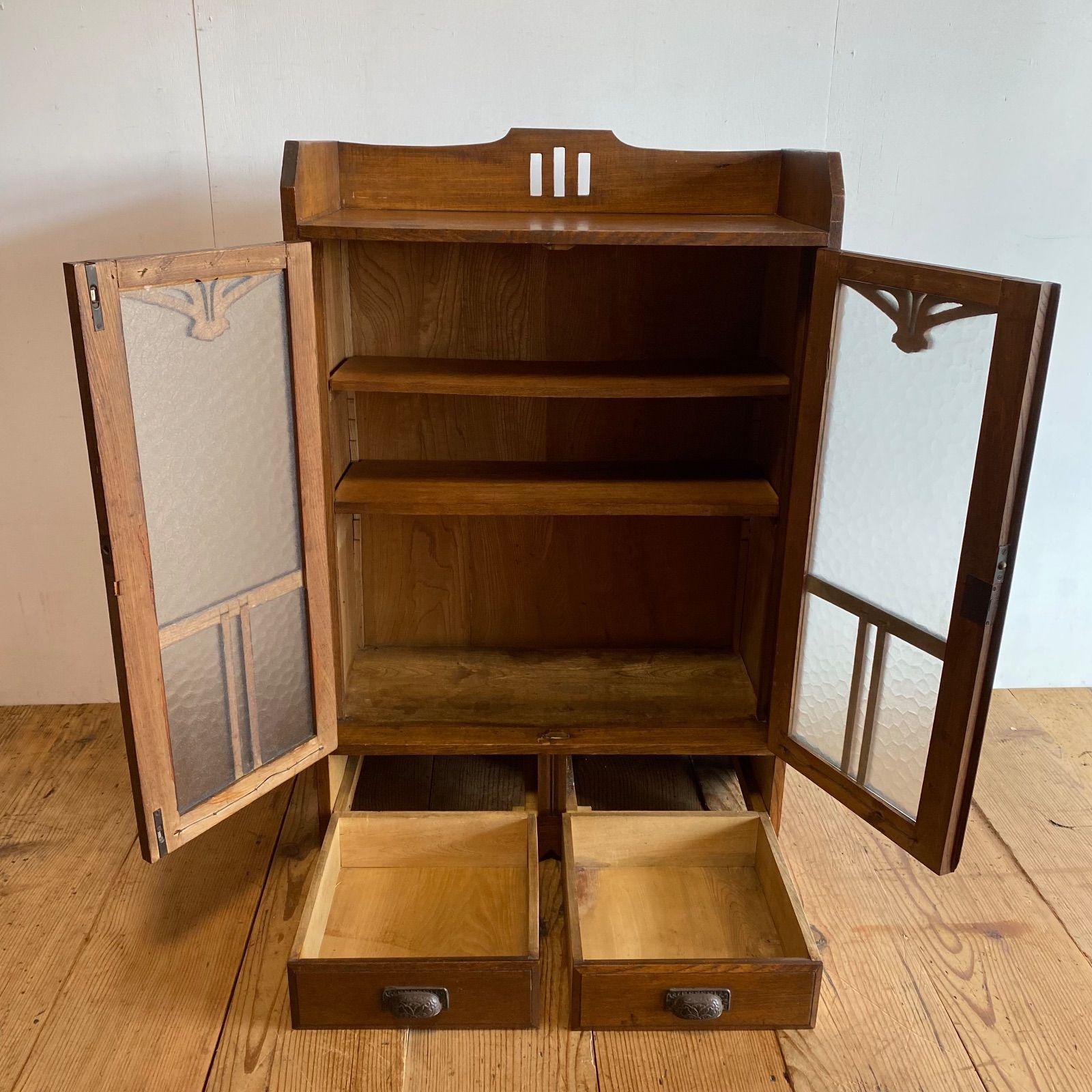 アンティーク 古家具 ガラス戸棚 小型収納棚 木製 食器棚 本棚 昭和