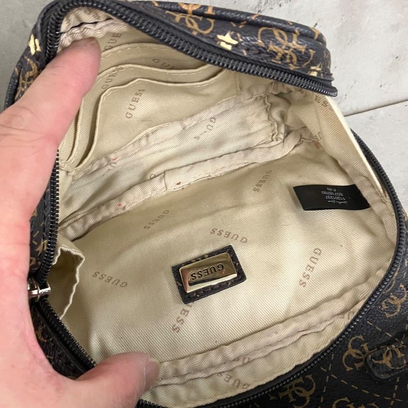 GUESS ゲス ショルダーバッグ ウエストポーチ 2WAY ボディバッグ 