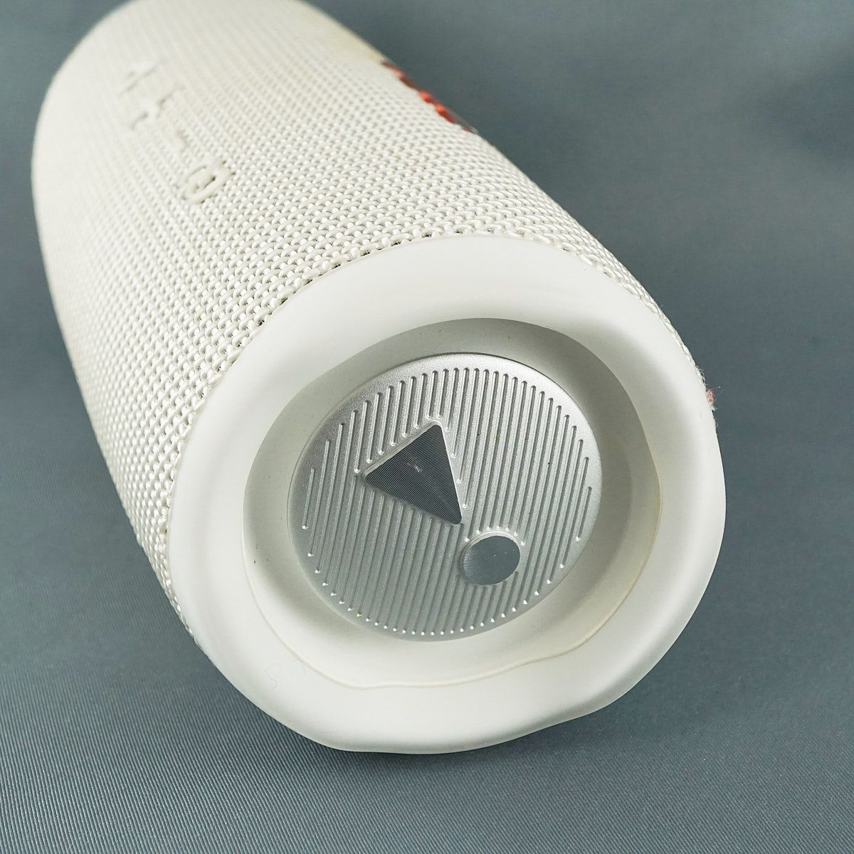 JBL FLIP6 ホワイト ワイヤレススピーカー ブルートゥース スピーカー JBL FLIP6 ホワイト ワイヤレススピーカー ブルートゥース スピーカー