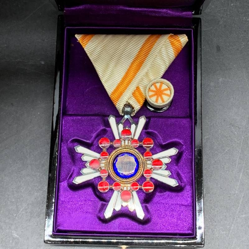 U335 勲五等瑞宝章／ 勲5等瑞宝章 勲章 記章 徽章 ヴィンテージ記念品