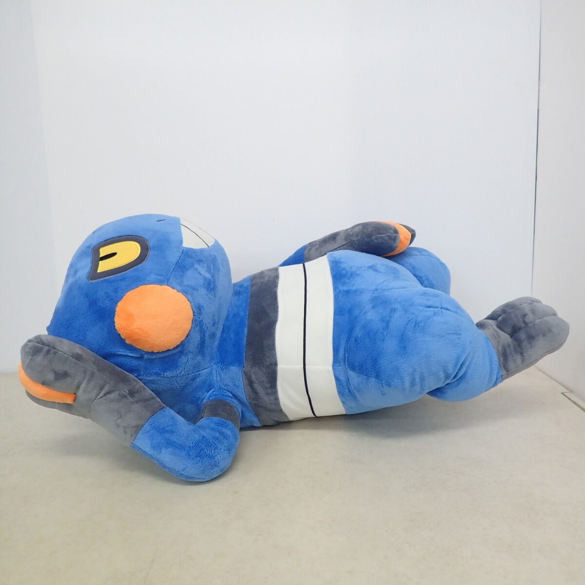 等身大 グレッグル ポケモン 寝ころび ぬいぐるみ ポケモンセンター ぬいぐるみ 寝ころびグレッグル 等身大 紙タグ付き