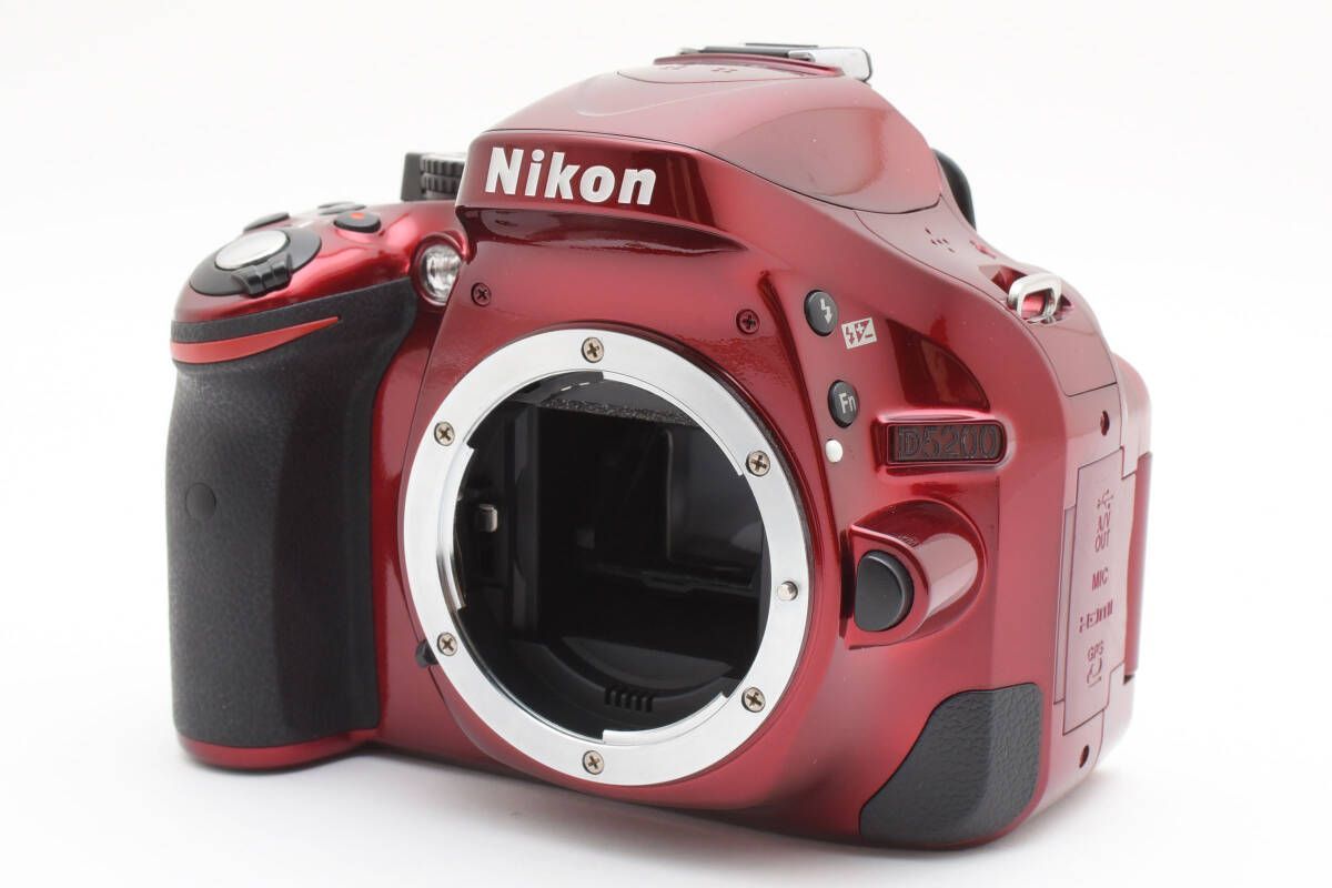 ☆極上品☆《ショット数 4,912回》ニコン Nikon D5200 レッド ボディ