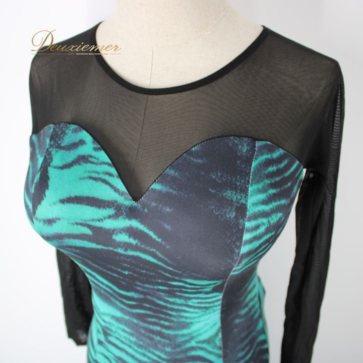 【美品 日本製 フラダンス衣装】グリーン NIKOH ワンピース ドレス 緑 黒 ムームー、フラダンスドレス（色：グリーン系）｜フラダンス｜ダンス