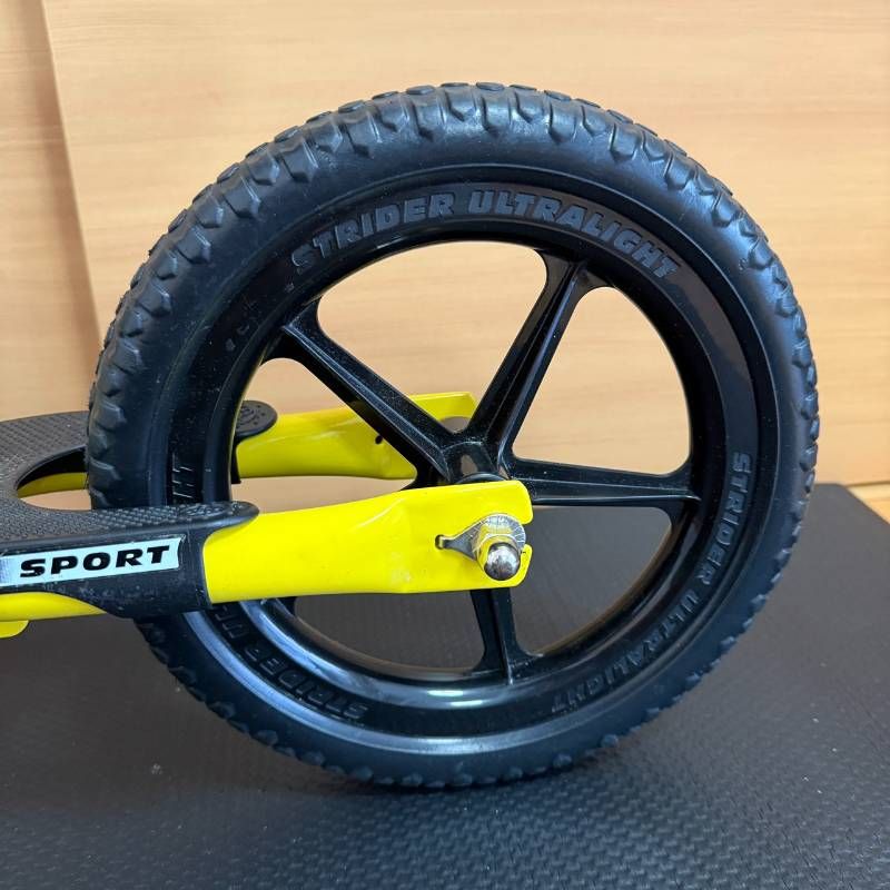 【美品】STRIDER ストライダー　イエロー　キャリーバッグ　セット ストライダーユーザー全員におすすめしたい！ストライダー専用キャリー