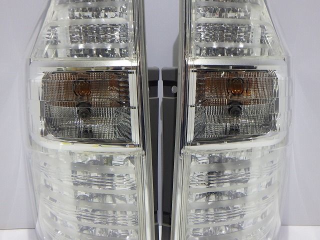 美品☆トヨタ ノア ZRR70 70系 後期 純正 左 L 助手席側 HID