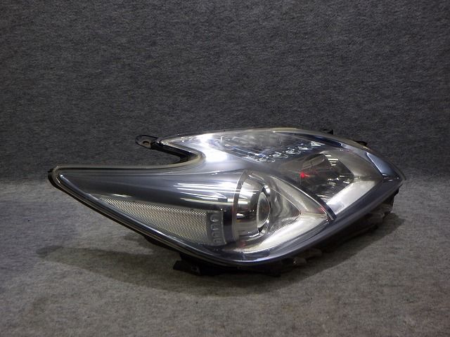 売り切り！30プリウス　前期ヘッドライト ハロゲン 売り切り！30プリウス 前期ヘッドライト ハロゲン プリウス30前期