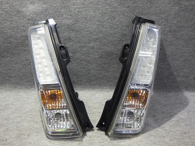 ワゴンR スティングレー テール左右 MH34S 後期 ブルー 35603-72M1