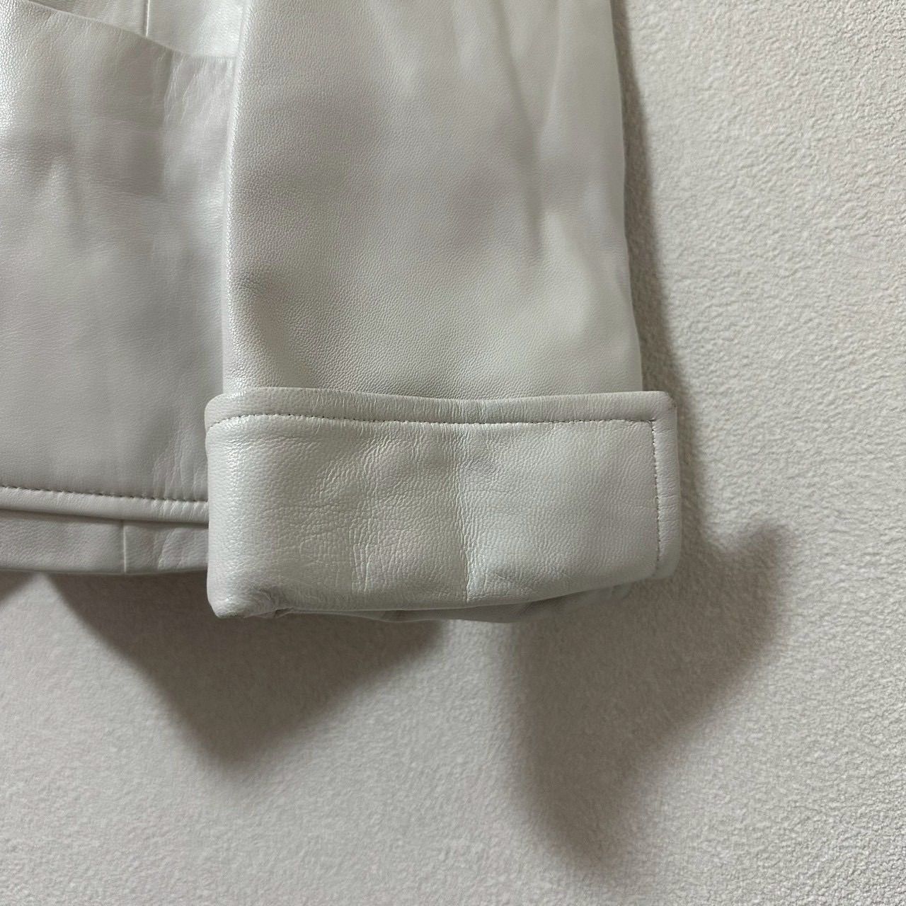 ⭐️美品⭐️BALMAIN ホワイトファーショート羊革ジャケット　バルマン ⭐️美品⭐️BALMAIN ホワイトファーショート羊革ジャケット バルマン