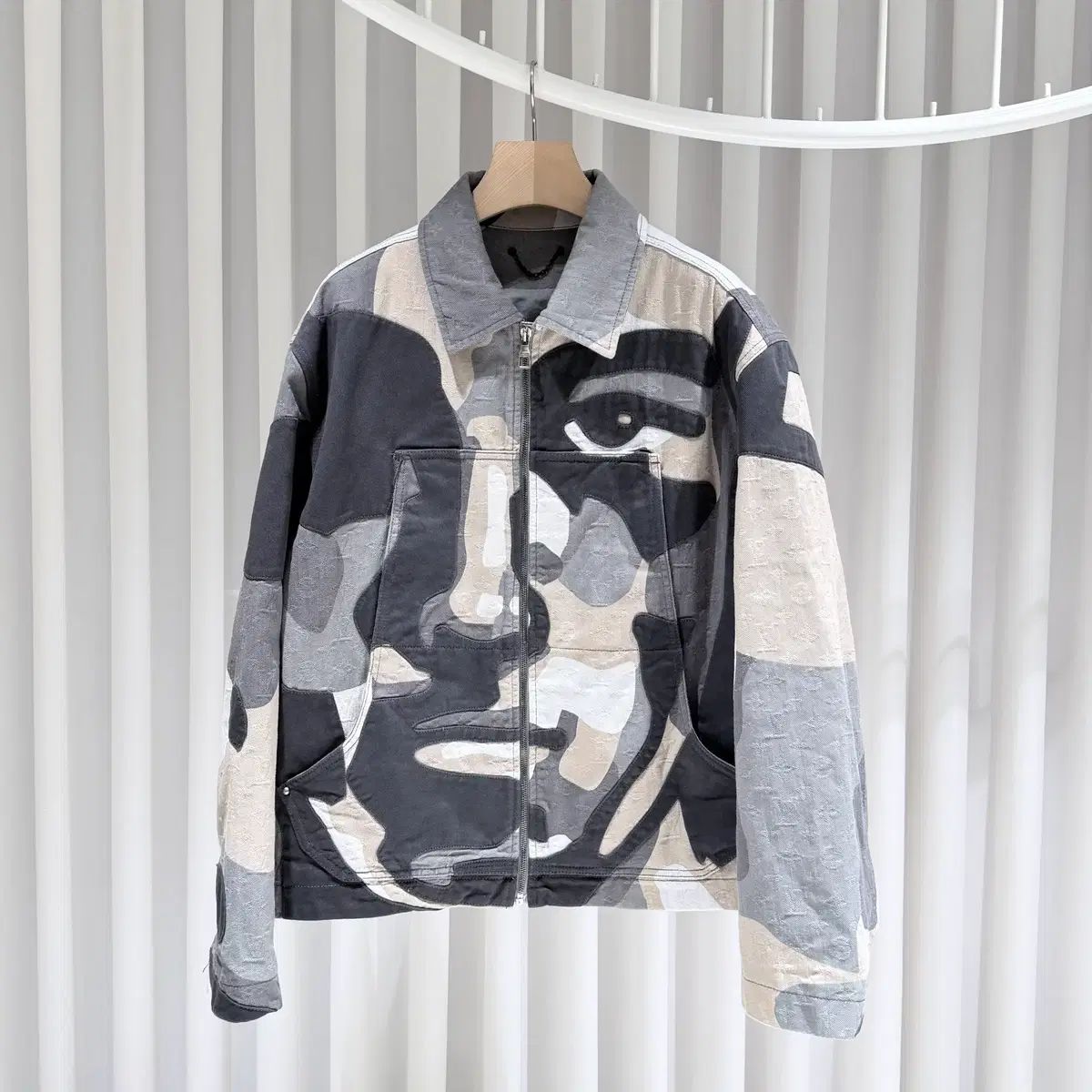 52 / ルイヴィトン モノグラム SUPERキッド Portraits デニム