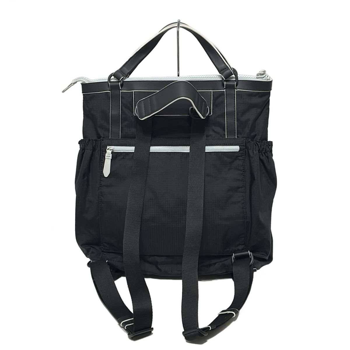 COLE HAAN(コールハーン) リュックサック美品 - 黒×ライトグレー