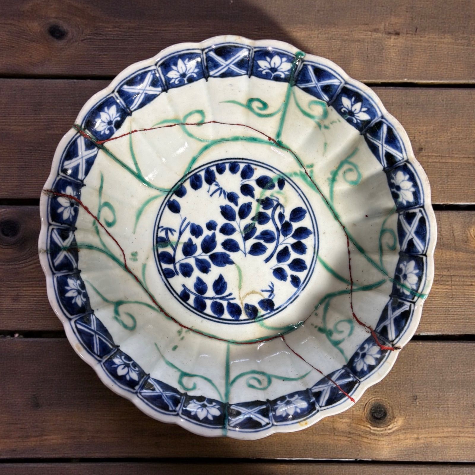 古伊万里　染付大鉢花模様 古伊万里 染付 花唐草 山水図 大鉢 - 生活骨董と古布のアンティーク