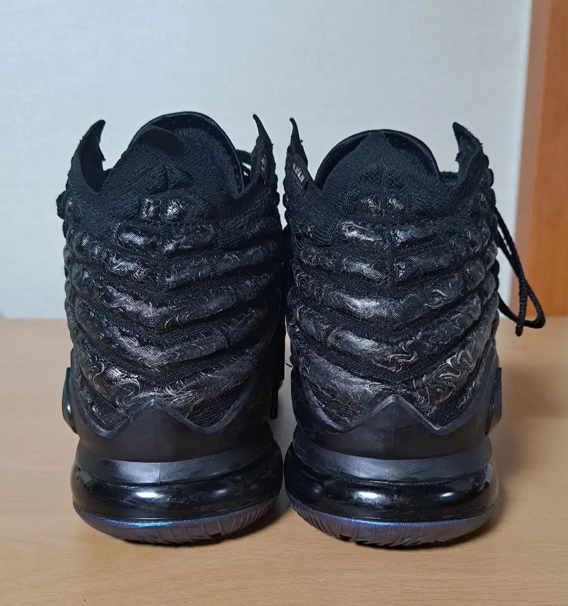 NIKE 約290 レブロン17 カレンシー ブラック - メルカリ NIKE 約290 レブロン17 カレンシー ブラック