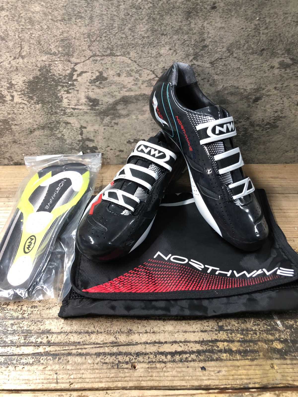 ピノーレ JR547 ノースウェーブ NORTHWAVE EXTREME ビンディングシューズ 黒赤白