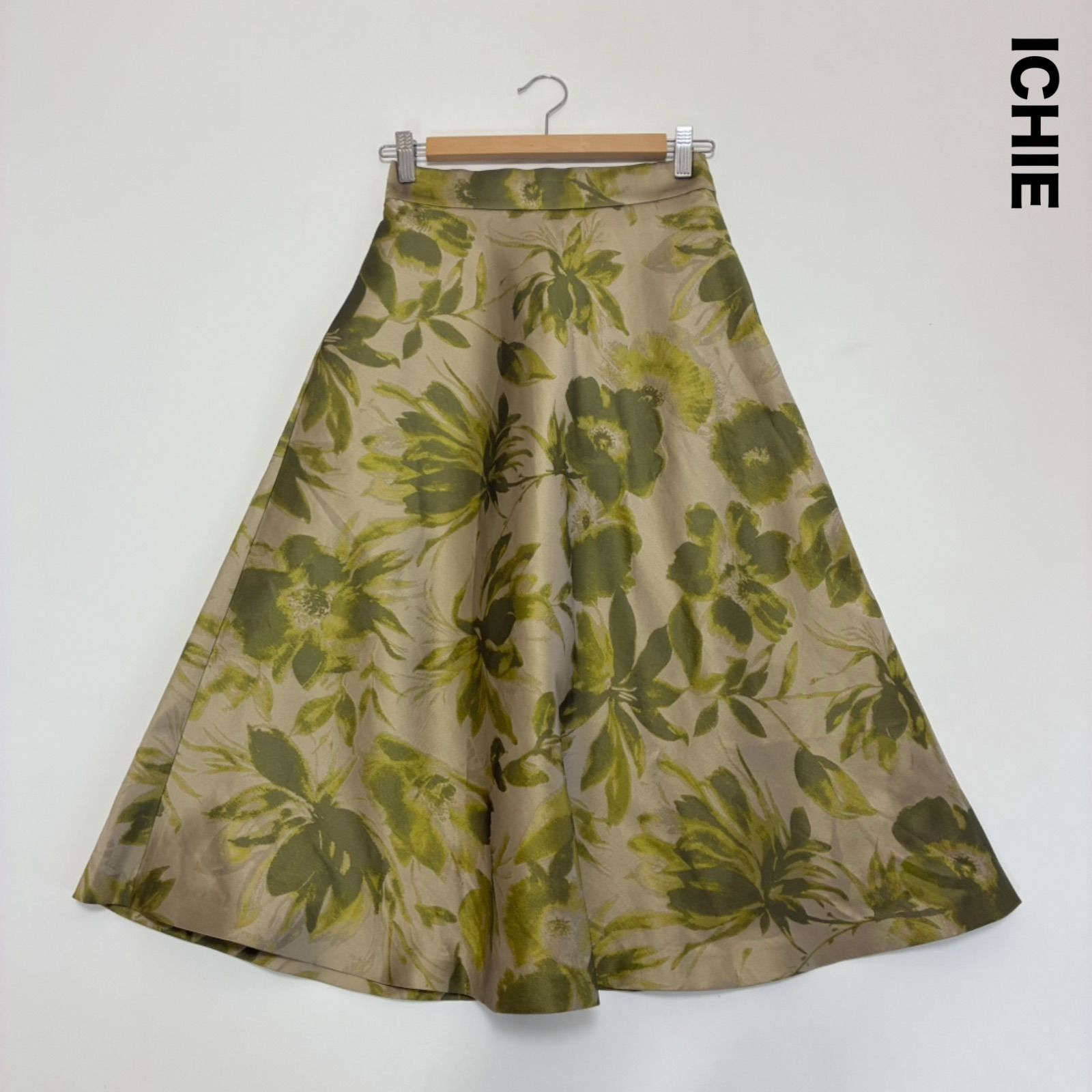 ストロベリーフィールズ　イチエ　フラワーフレアスカート　美品 美品 ストロベリーフィールズ イチエ フラワーフレアスカート