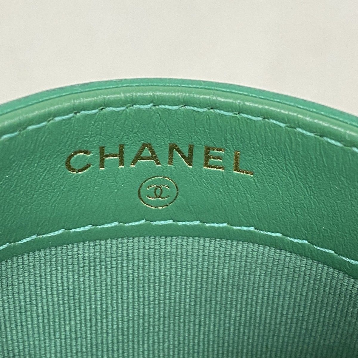 5pc4716-k】シャネル カードケース シャネル19 ラムスキン グリーン