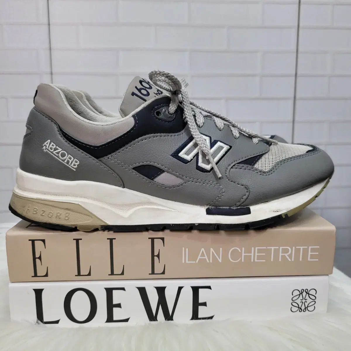 New Balance 1600 グレー スニーカー New Balance 1600 グレー スニーカー