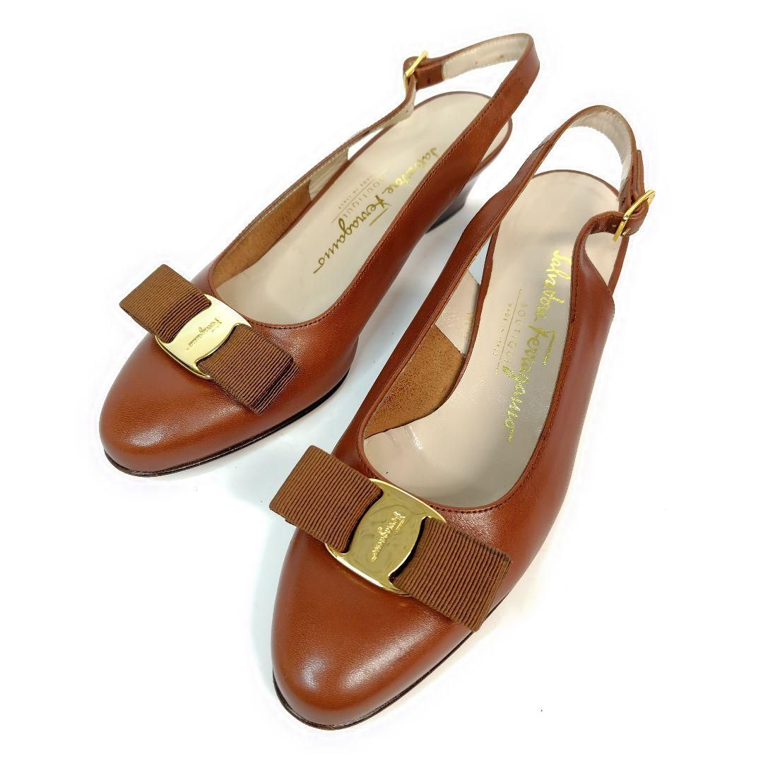 ☆使用感少なめ美品☆Salvatore Ferragamo フェラガモ パンプス 7B