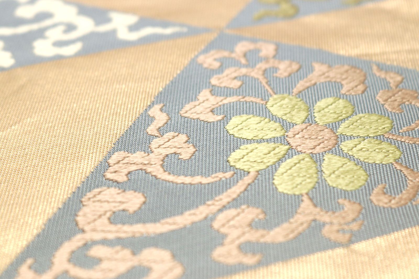 ofa2742 西陣 山口織物 高級 袋帯 花唐草鱗文 美しいキモノ掲載柄 お