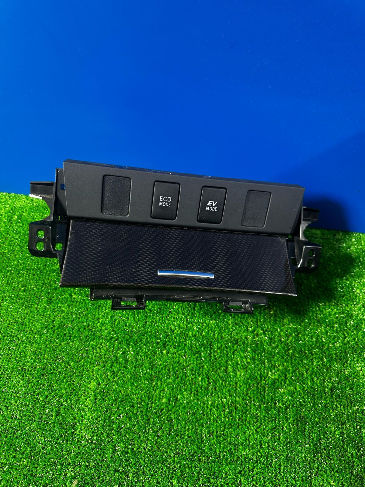 ZT-2022] 純正トヨタ カムリ ハイブリッド AVV50 リアエアコンパネル