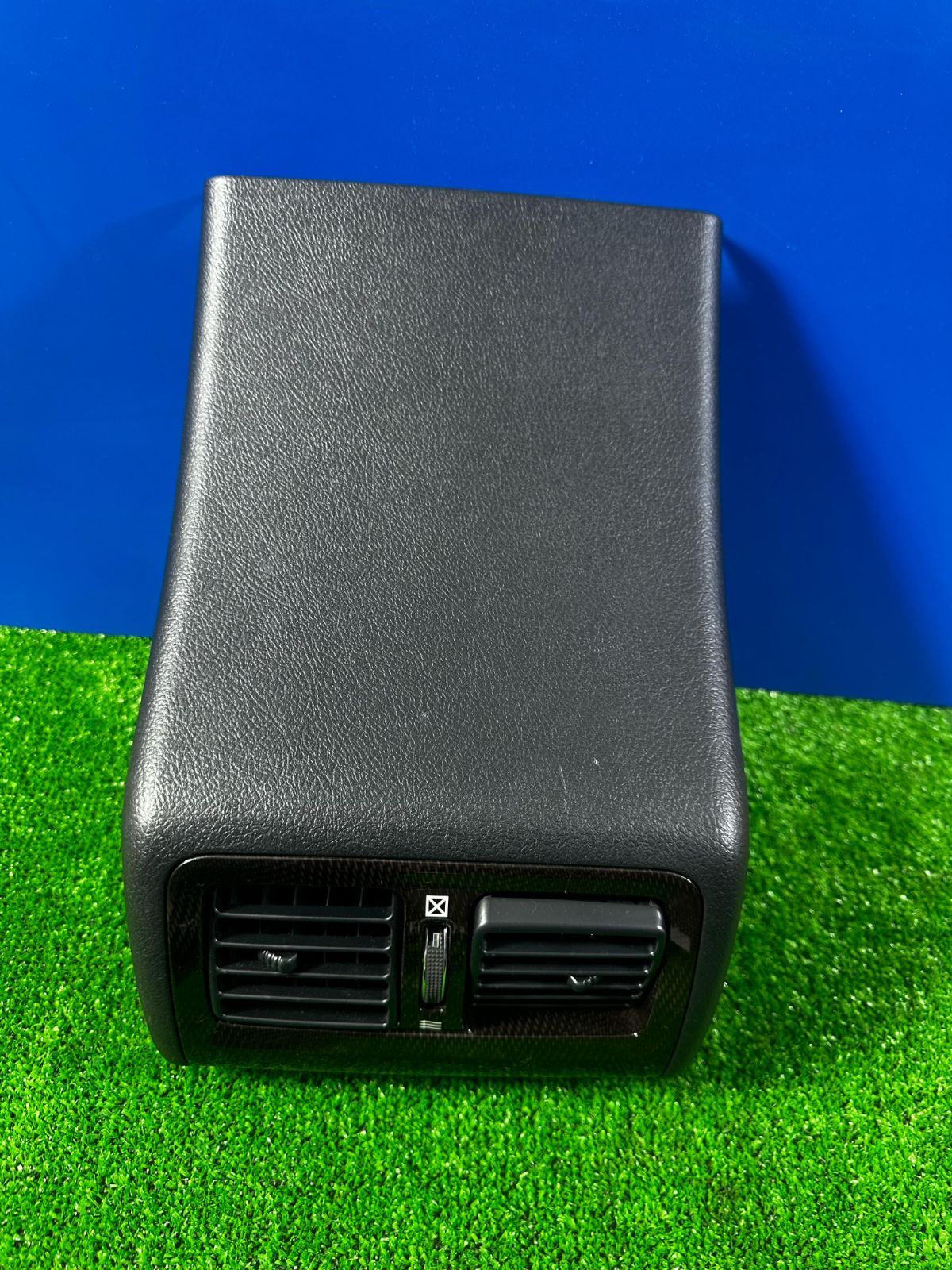 ZT-2022] 純正トヨタ カムリ ハイブリッド AVV50 リアエアコンパネル