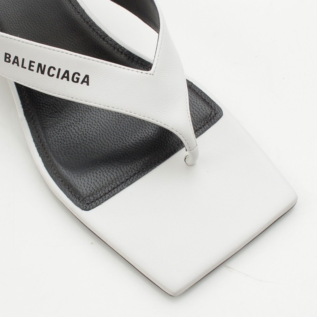 バレンシアガ WAWNA レザー スクエアトゥー サンダル 609639 ホワイト