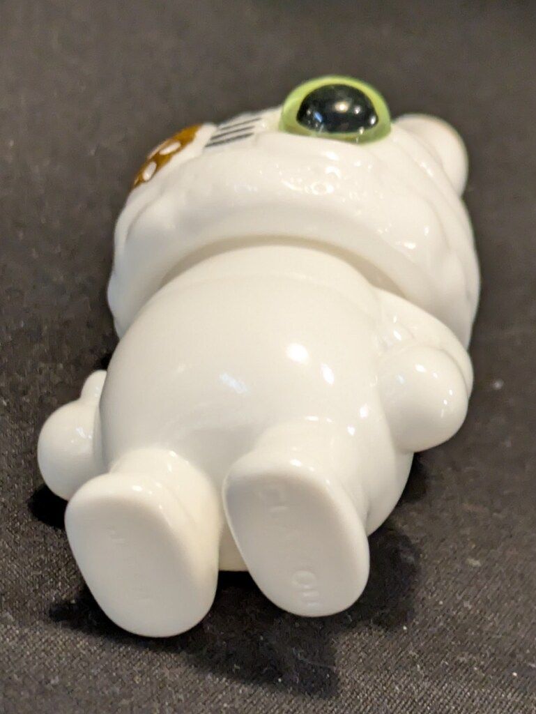 REALHEAD/UAMOU ウアモス 白成型 - メルカリ