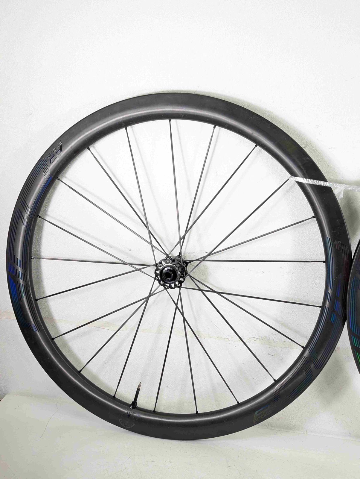 並品】Gioo F2 カーボンスポーク クリンチャー 700c Shimano 11s