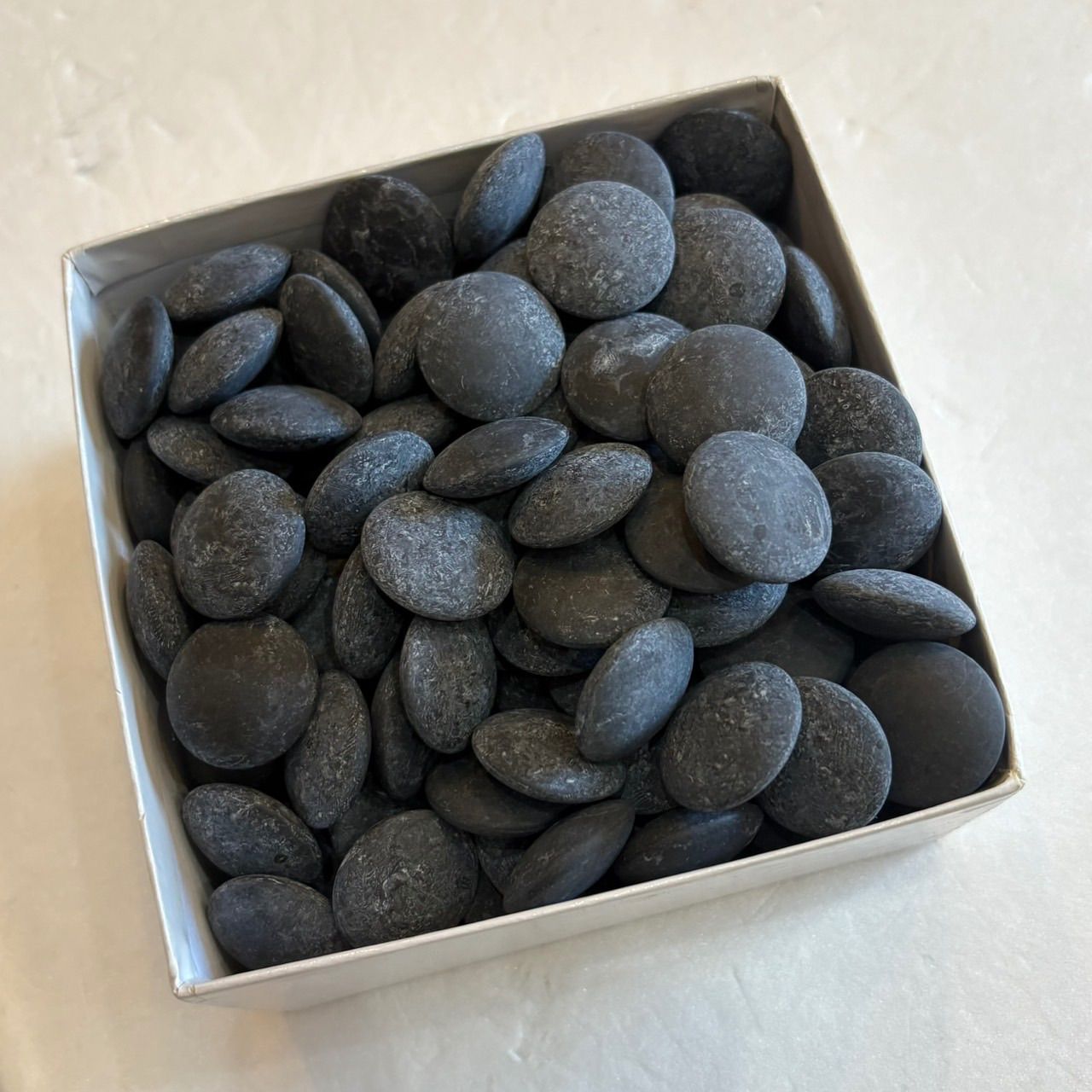 日向特製　本蛤・那智黒　碁石　32号 file.jpg