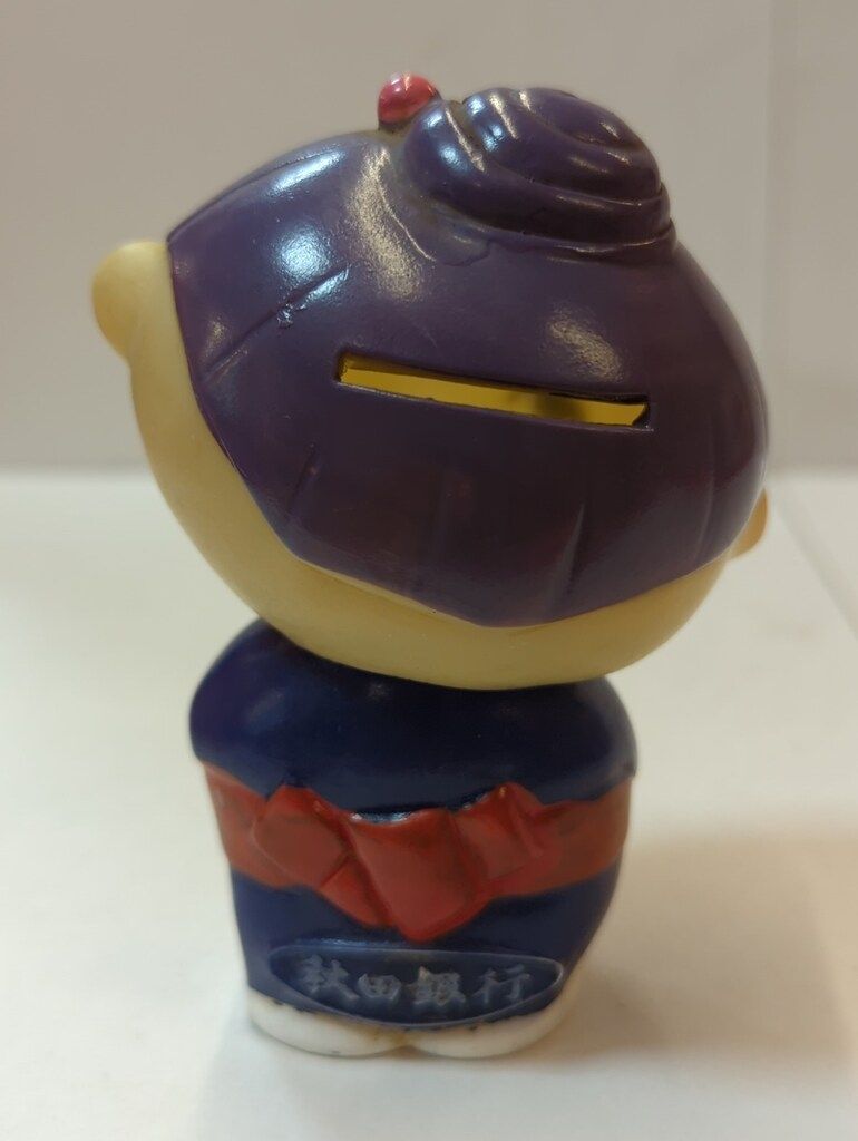 秋田銀行 貯金箱 あこちゃん 稲穂 着物青 90mm - メルカリ
