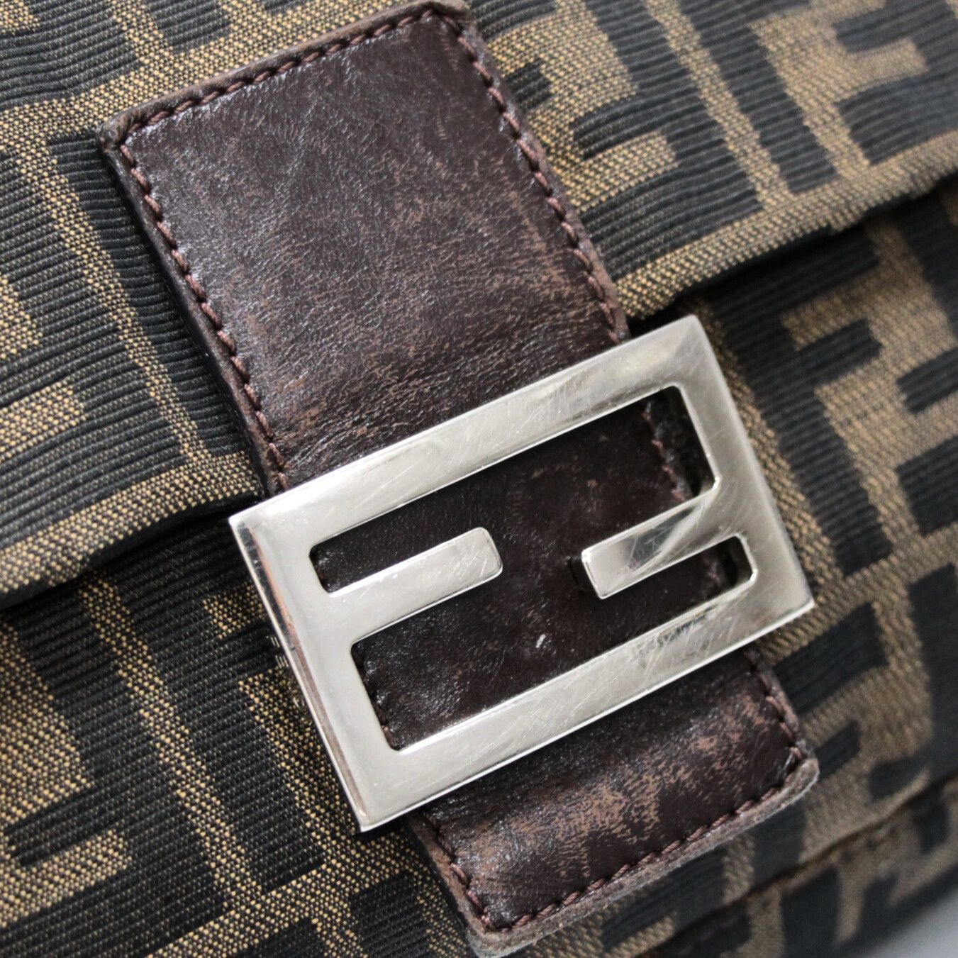 FENDI フェンディ ズッカ ショルダーバッグ ブラック×ブラウン FENDI(フェンディ) ズッカ柄 ショルダーバッグ ミニバッグ ブラック