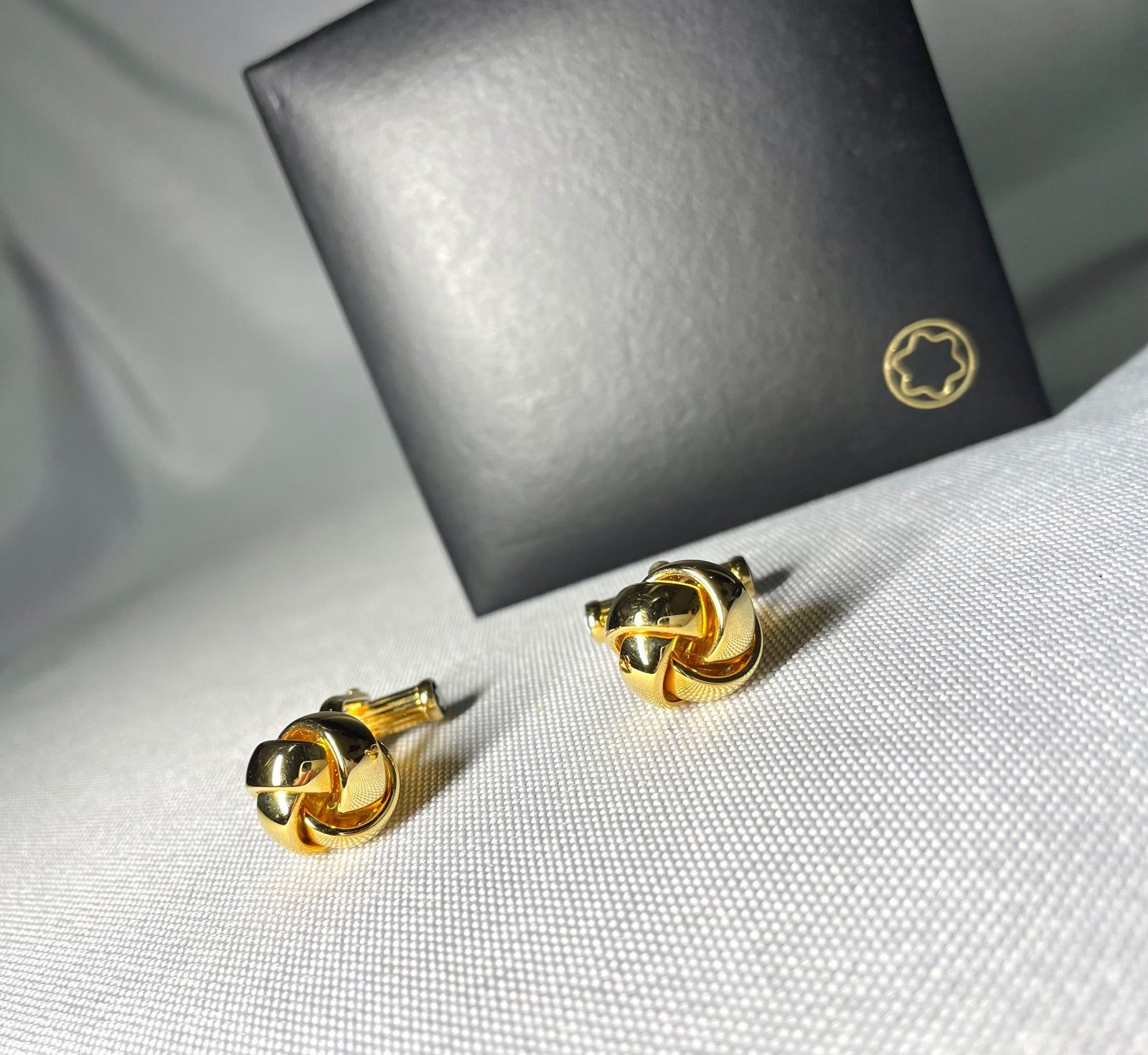 MONTBLANC モンブラン　カフス　ゴールド 希少 MONTBLANC ゴールド×ホワイト カフス - メルカリ