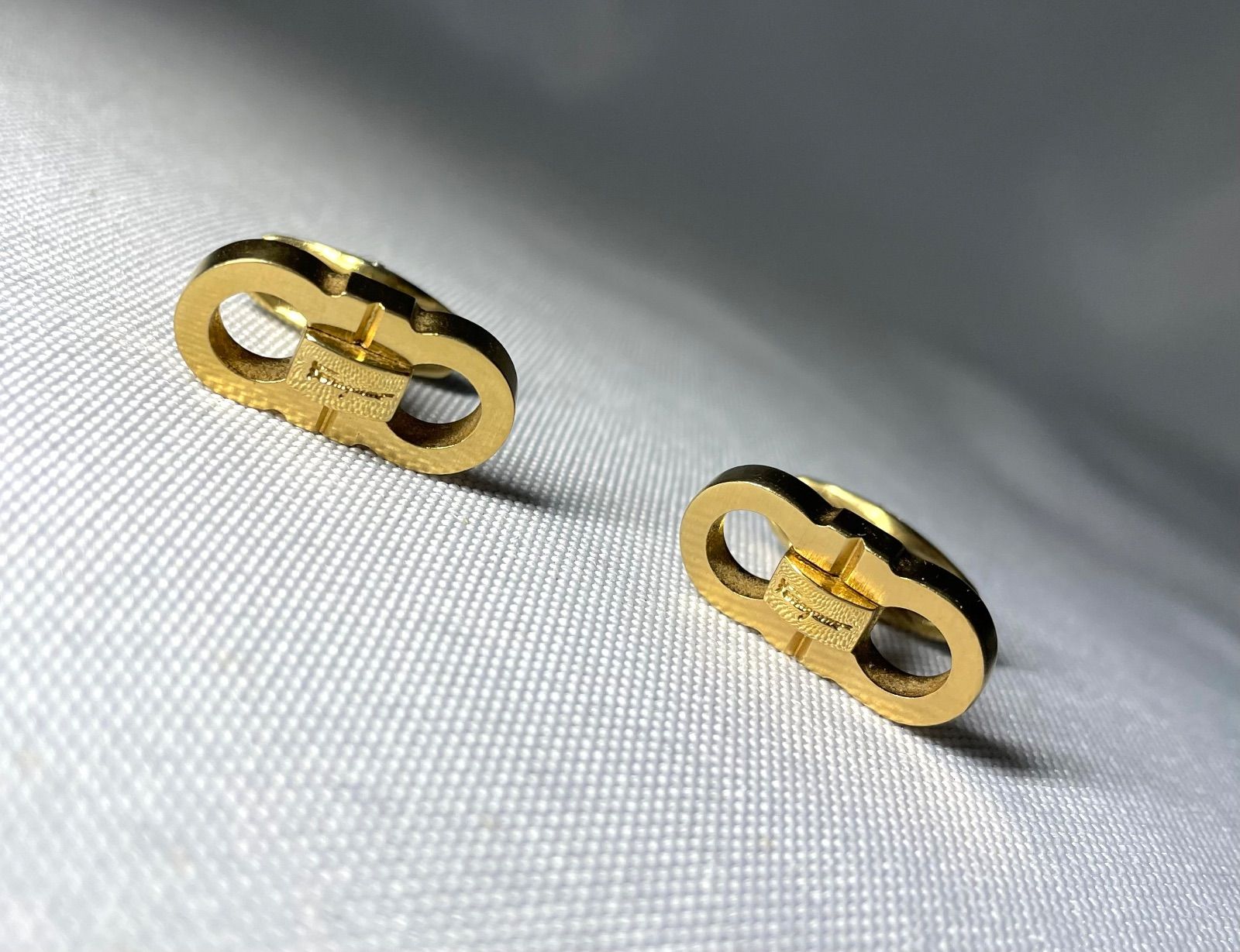 美品 Salvatore Ferragamo サルヴァトーレフェラガモ ダブルガンチーニ