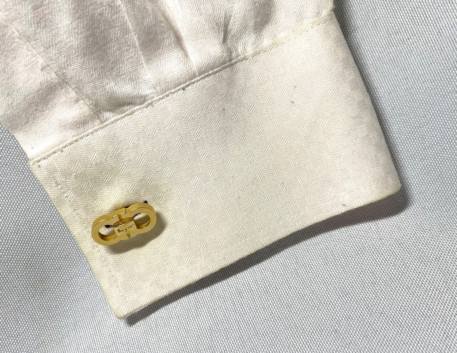 美品 Salvatore Ferragamo サルヴァトーレフェラガモ ダブルガンチーニ