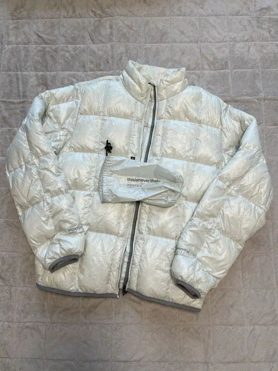 thisisneverthat パーテックス ダウン アイボリー L 軽量ダウン - メルカリ
