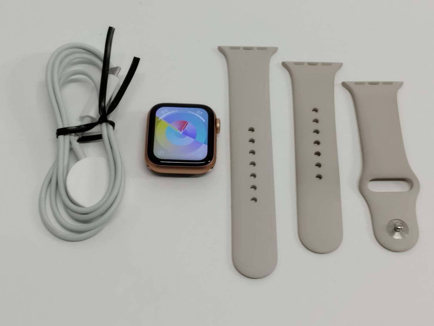 Apple Watch SE 第1世代/GPS/40mm/A2351/ゴールド〈MKQ03J/A〉 (10