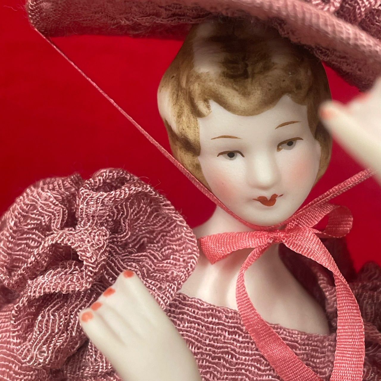 （ 美品 ）スキヨ人形研究所 リボン印 西洋人形( ケース入り )ビスクロマン スキヨ人形研究所 リボン印 西洋人形( ケース入り )ビスクロマン