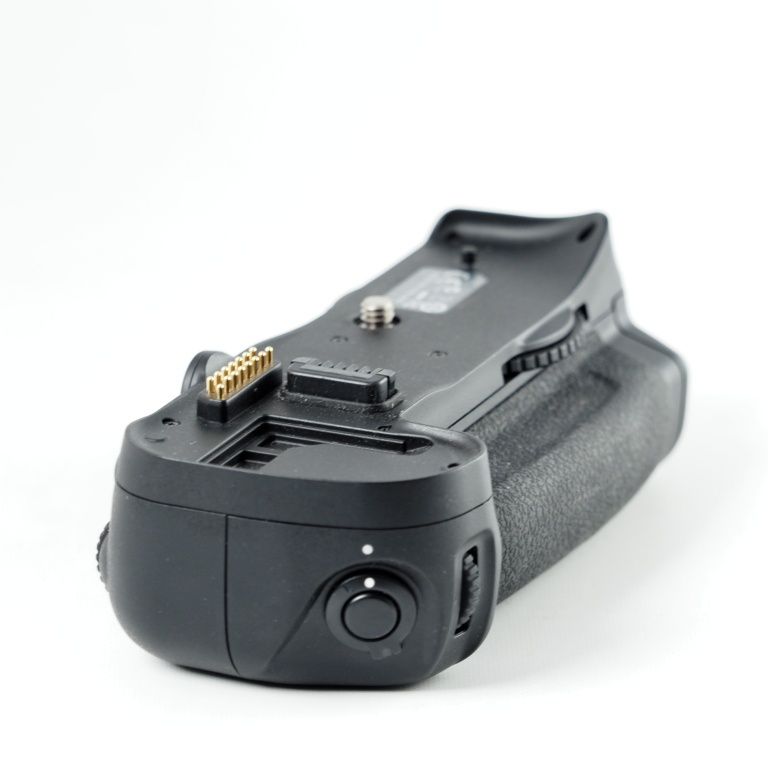 Nikon ニコン マルチパワーバッテリーパック MB-D10 D300 D300S D700用