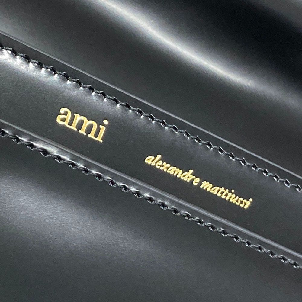 新品 AMI PARIS アミパリス USL709 AL0139 001 グレーズドレザー Paris