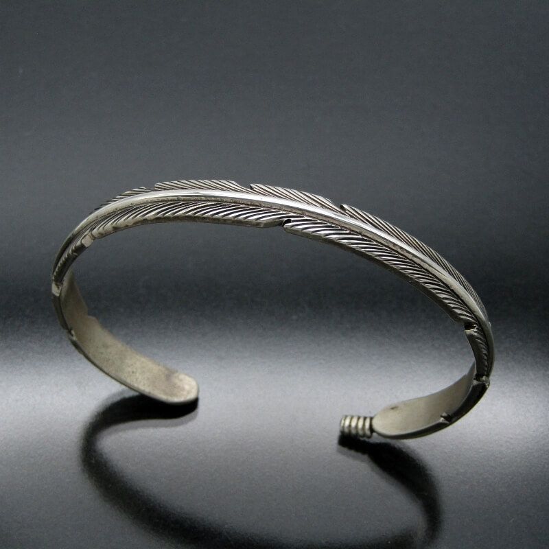 ナバホ族ハービーメイスシルバーバングル インディアン・ジュエリー INDIAN JEWELRY | ハービーメイス / Harvey