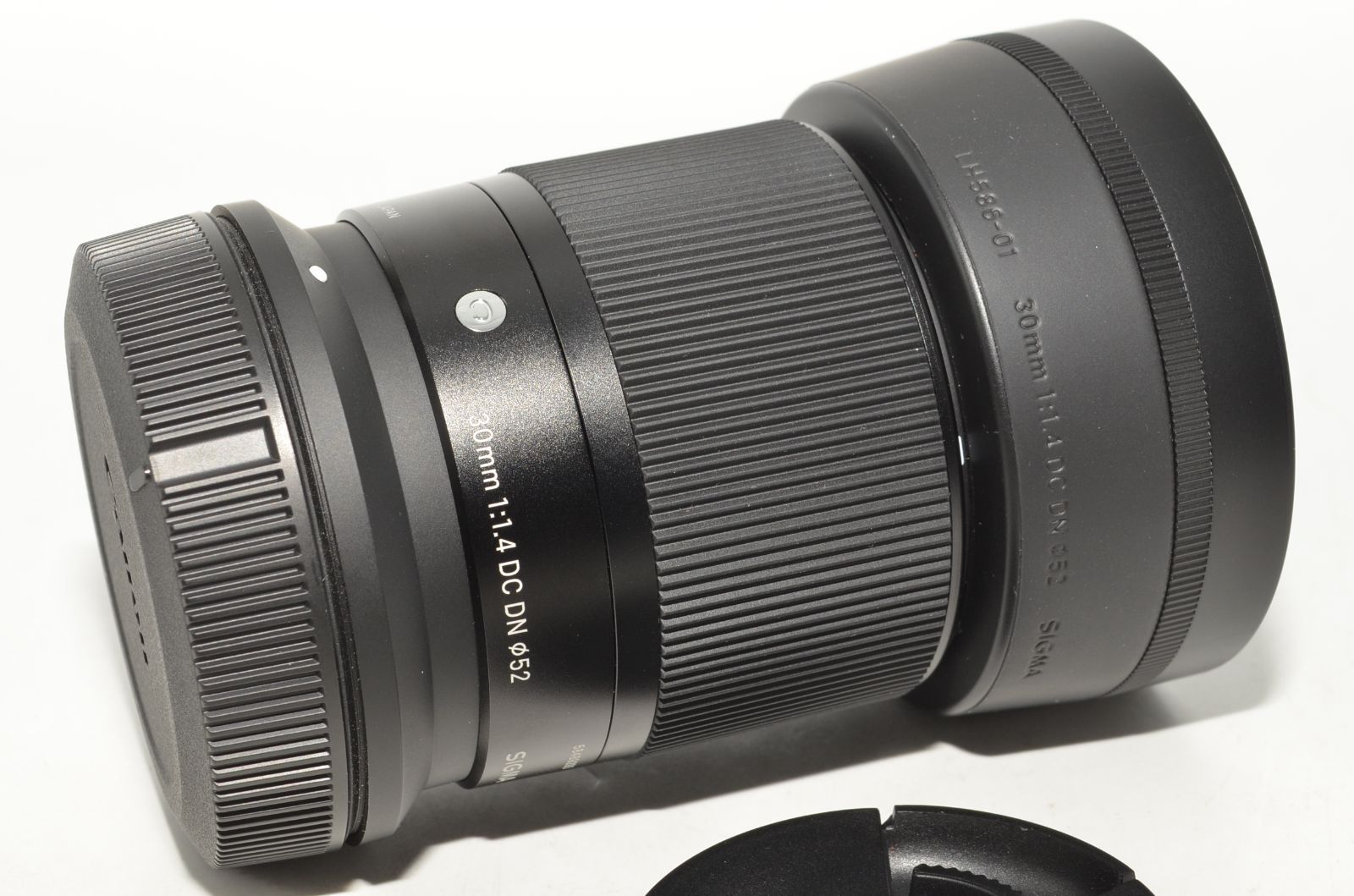 特上品】 シグマ Sigma Contemporary 30mm F1.4 DC DN Canon キヤノン